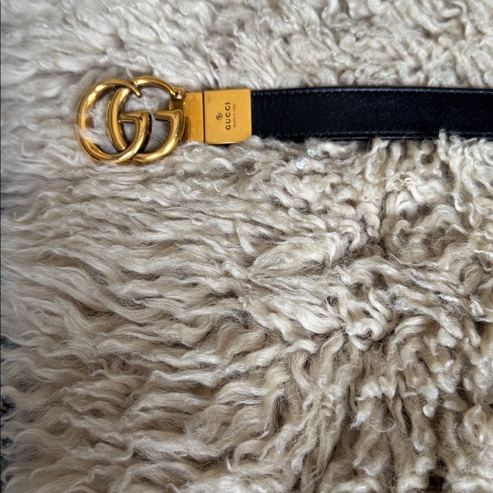 GUCCI GG Marmont reversible thin belt

Box, Dust bag, Receipt & both belt loops - Picture 4 of 9